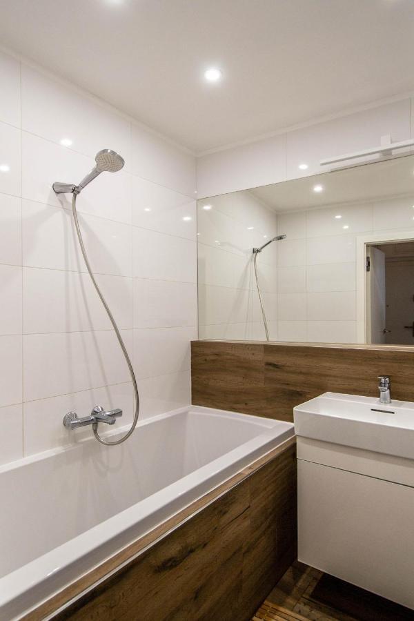 Executive Bright Apt. By Ruterra ปราก ภายนอก รูปภาพ
