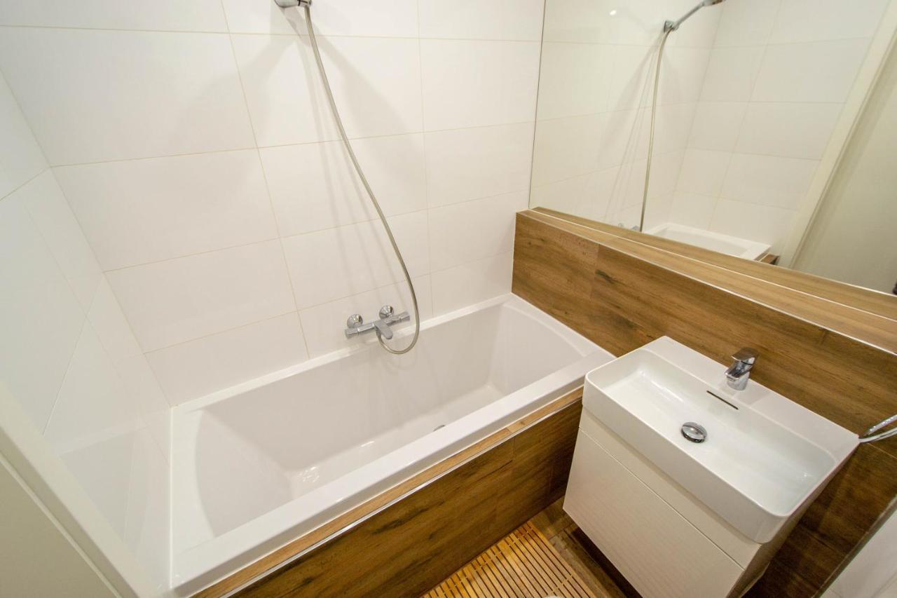 Executive Bright Apt. By Ruterra ปราก ภายนอก รูปภาพ