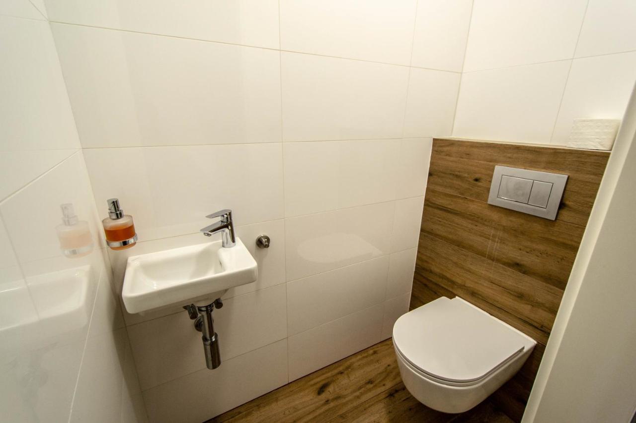 Executive Bright Apt. By Ruterra ปราก ภายนอก รูปภาพ