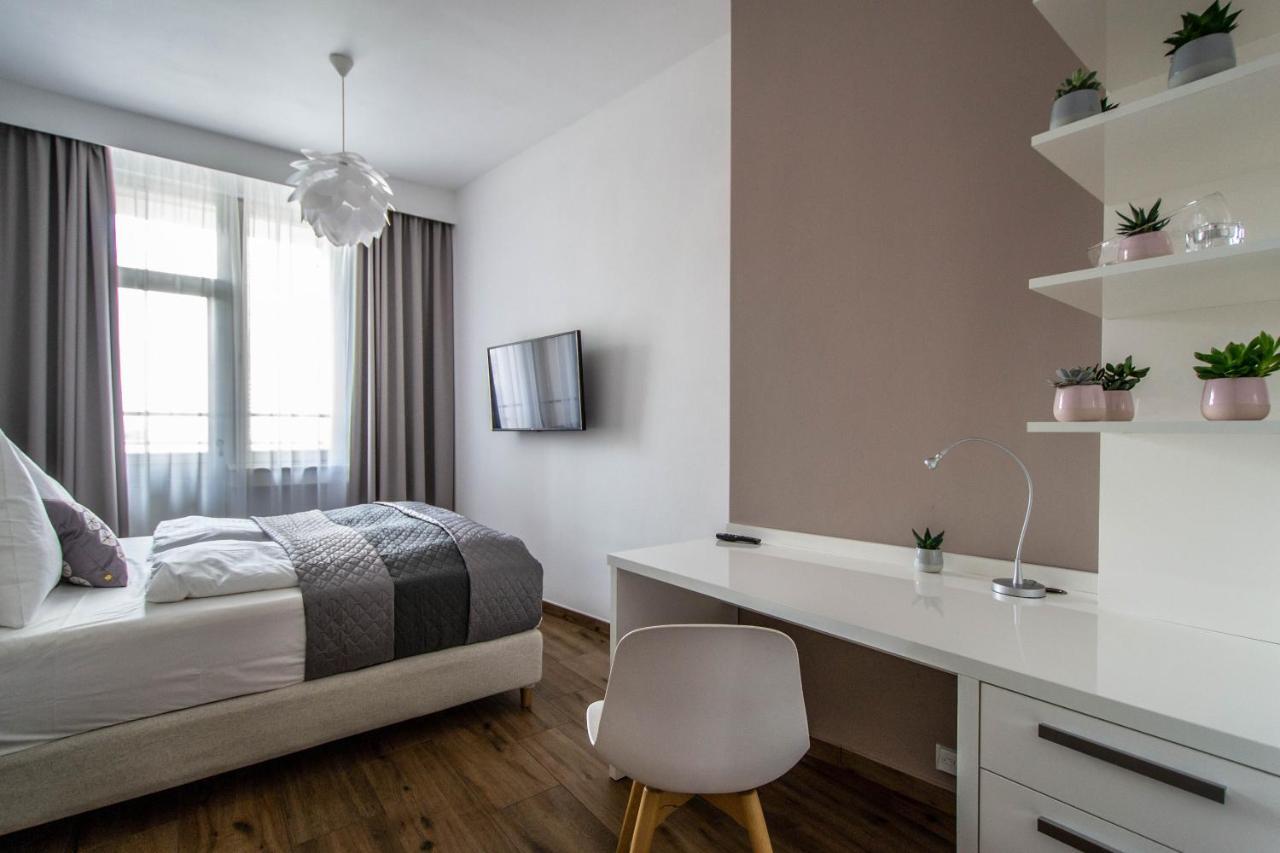 Executive Bright Apt. By Ruterra ปราก ภายนอก รูปภาพ
