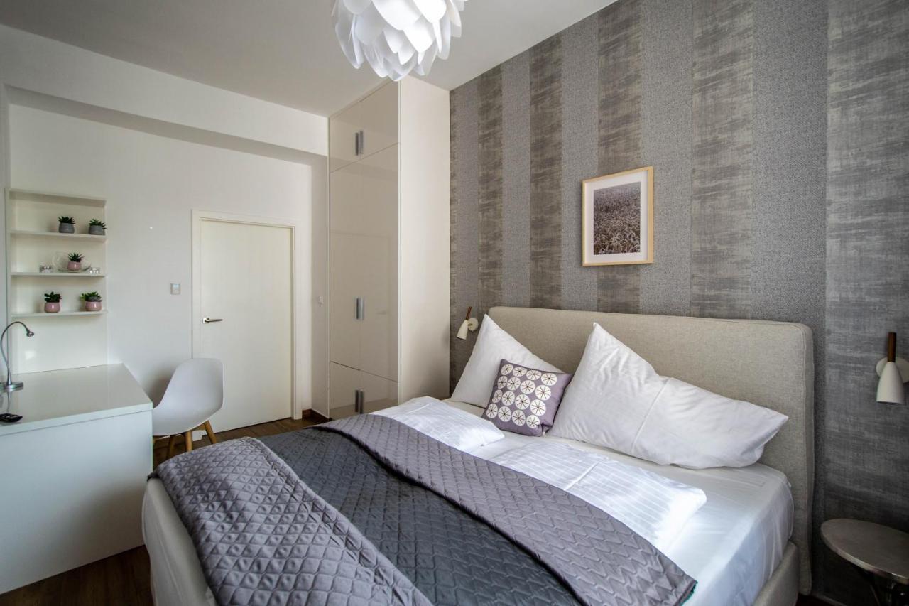 Executive Bright Apt. By Ruterra ปราก ภายนอก รูปภาพ