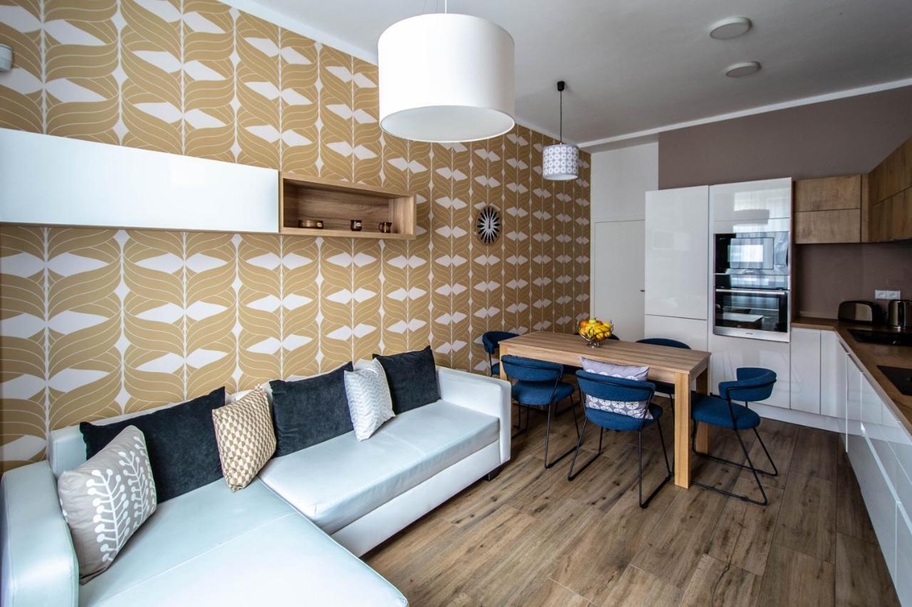 Executive Bright Apt. By Ruterra ปราก ภายนอก รูปภาพ