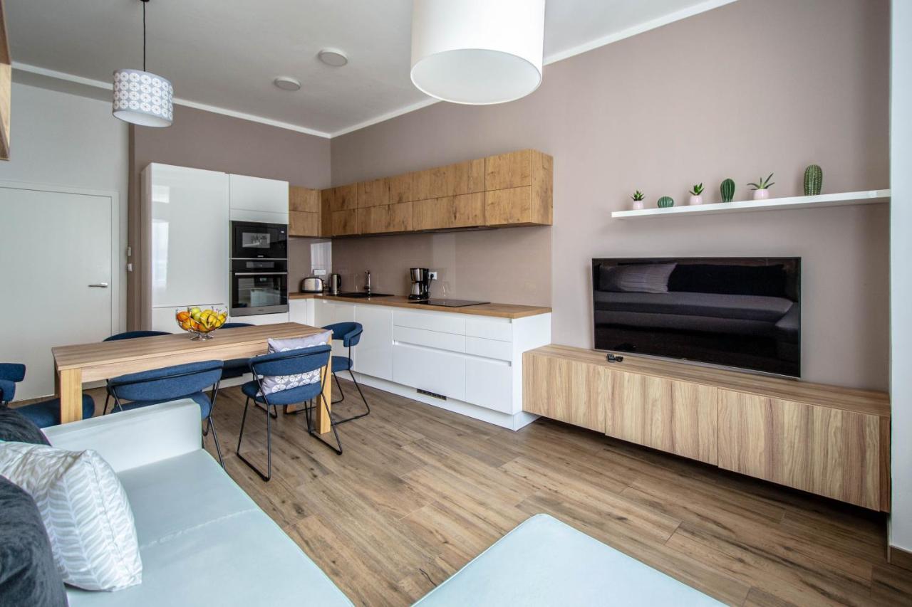 Executive Bright Apt. By Ruterra ปราก ภายนอก รูปภาพ