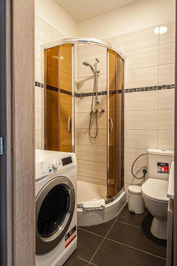 Executive Bright Apt. By Ruterra ปราก ภายนอก รูปภาพ