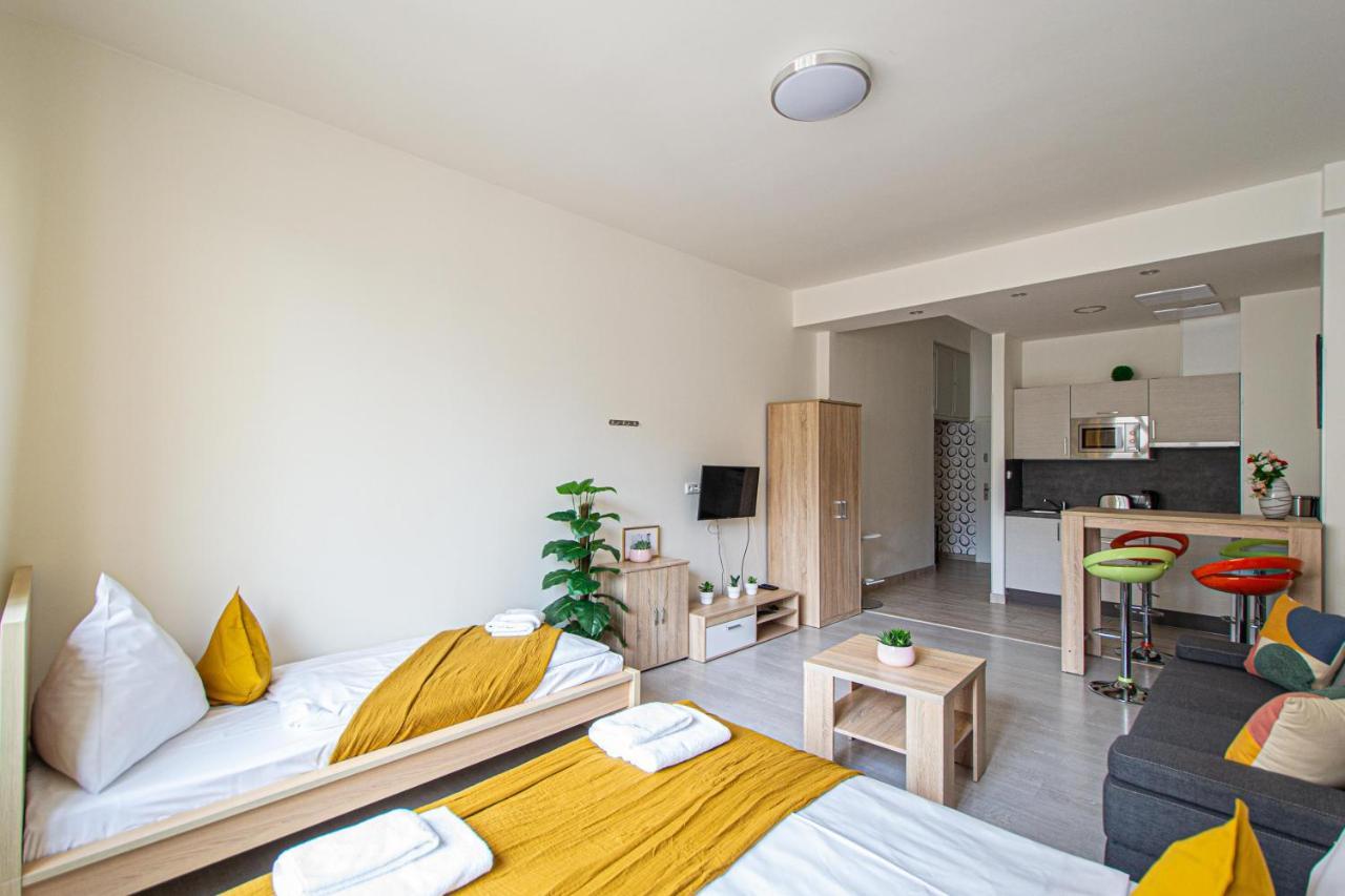 Executive Bright Apt. By Ruterra ปราก ภายนอก รูปภาพ
