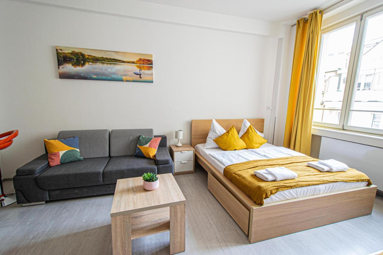 Executive Bright Apt. By Ruterra ปราก ภายนอก รูปภาพ