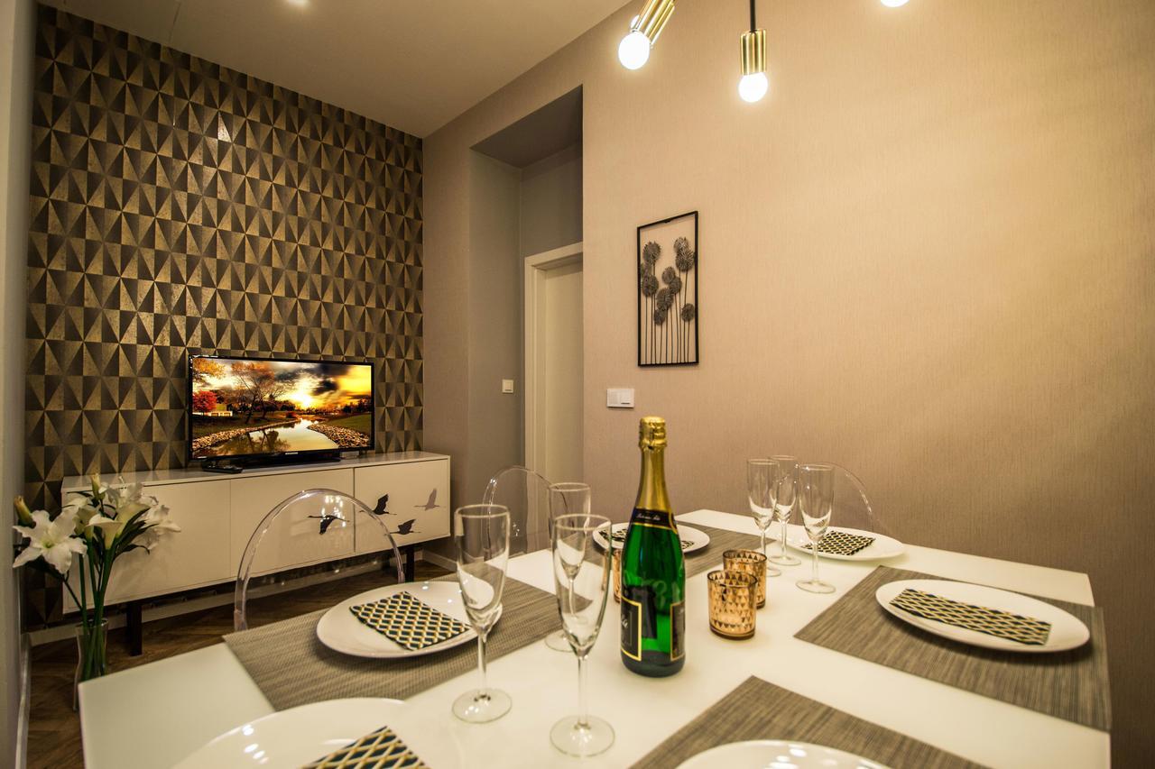 Executive Bright Apt. By Ruterra ปราก ภายนอก รูปภาพ