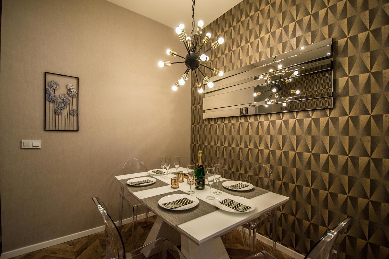 Executive Bright Apt. By Ruterra ปราก ภายนอก รูปภาพ
