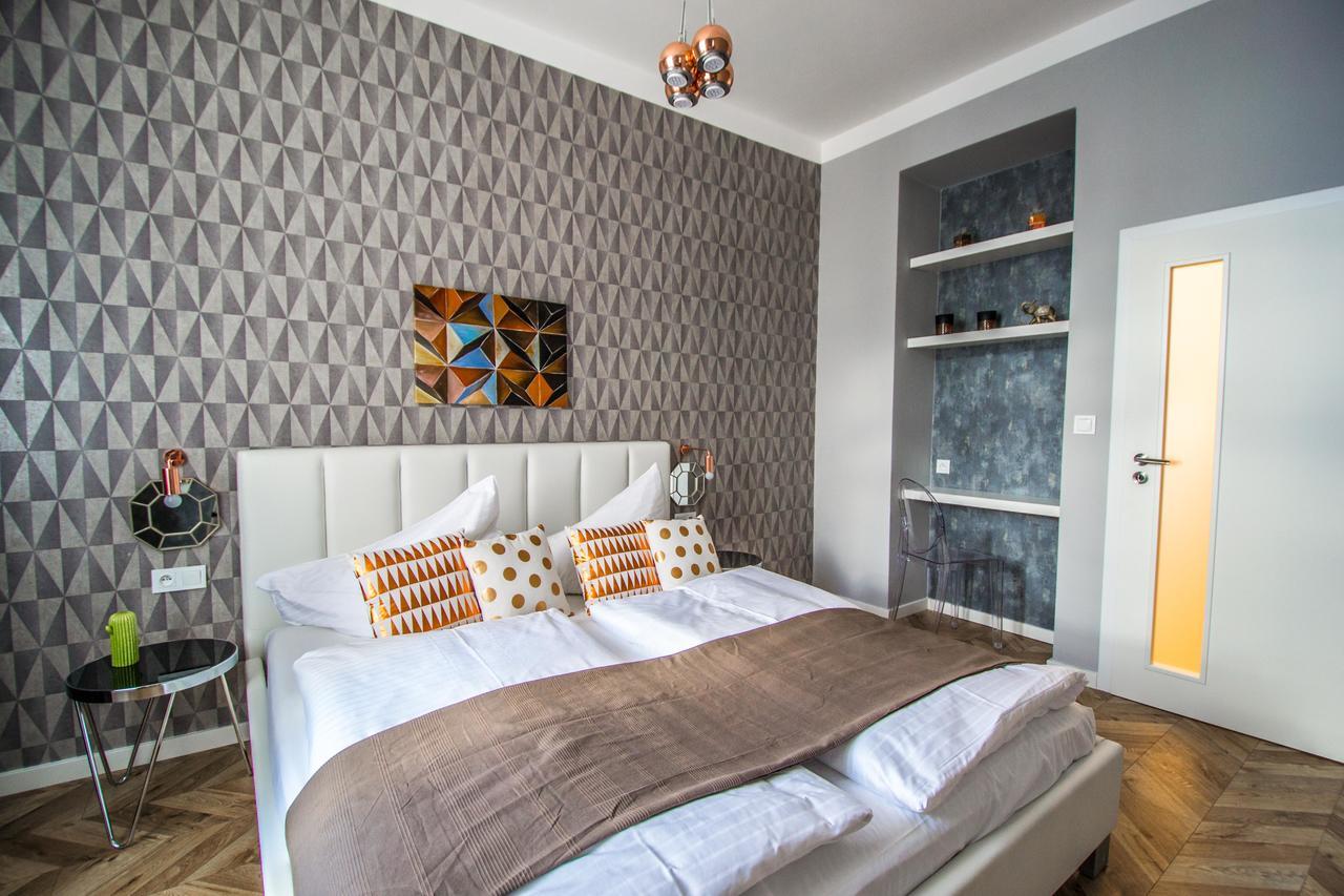 Executive Bright Apt. By Ruterra ปราก ภายนอก รูปภาพ