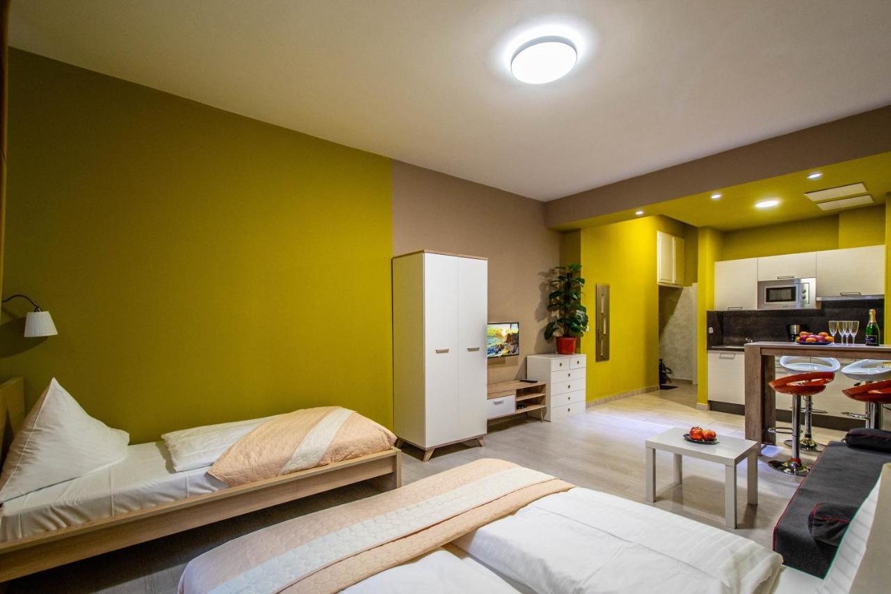Executive Bright Apt. By Ruterra ปราก ภายนอก รูปภาพ
